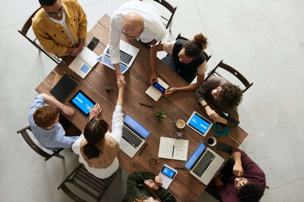 Arbeiten im Konferenzraum Beispielbild