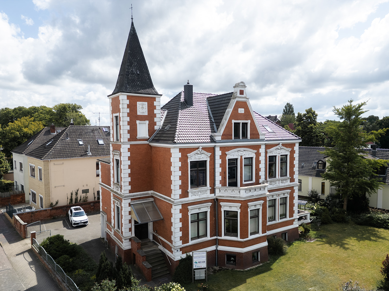 Gebäude der NEOVER GmbH Drohnenshot